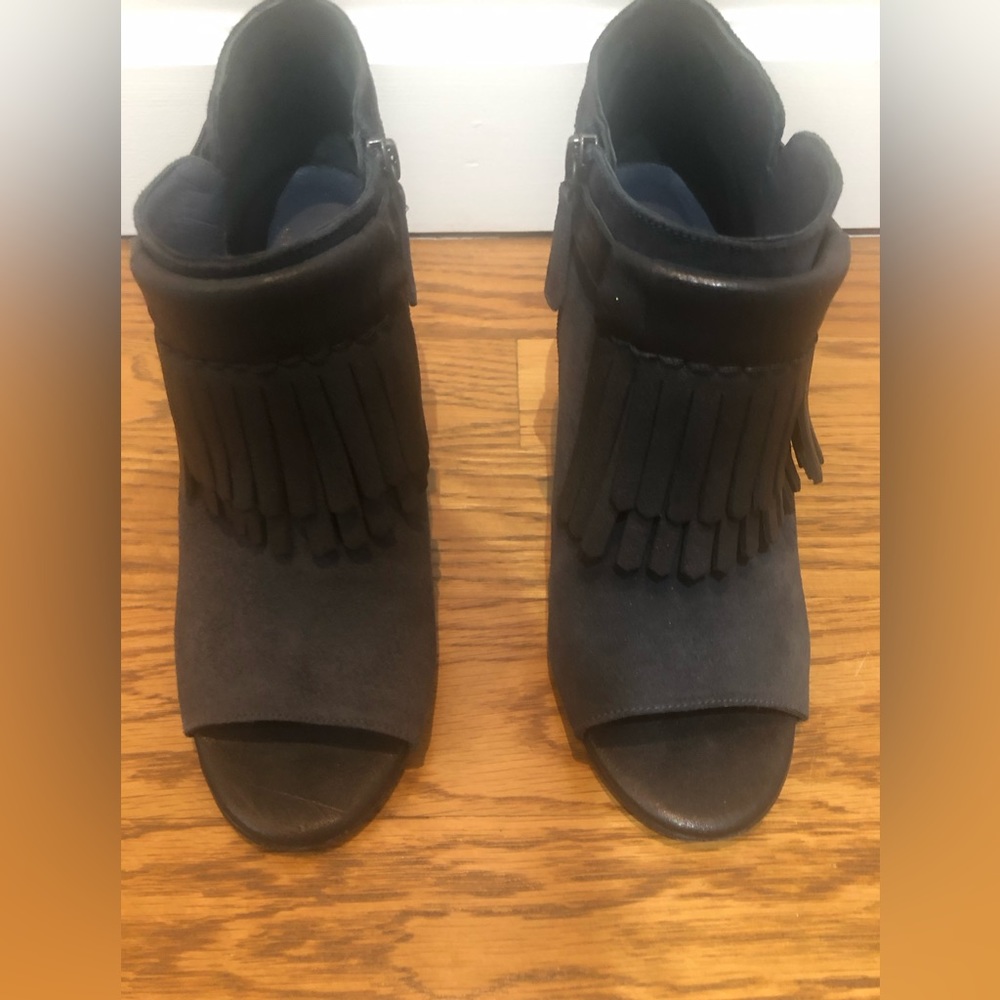 Delman Navy Blue Suede with Black Front Tassel. High Heel. Used. Size 38 1/2.